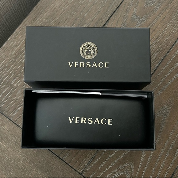Versace Sunglass Case and Box w/ cards + cleaning cloth - Picture 4 of 7